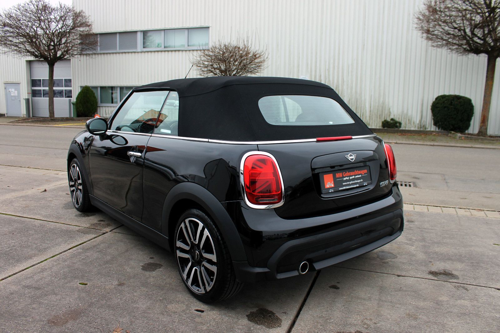 Fahrzeugabbildung MINI Cooper Cabrio Classic-Trim LED KAM PDC SHZ NAV