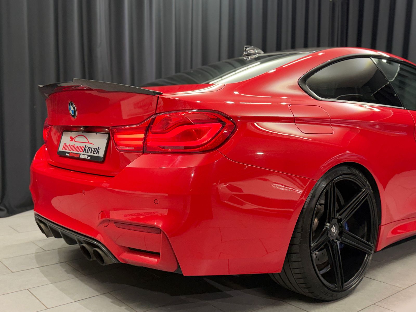 Fahrzeugabbildung BMW M4 Coupe |LCI|INDIVIDUAL|AULITZKY|KW|H/K|