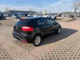 Kia Rio 1.4 FIFA World Cup Edition - Kia Rio: 1.4