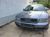 Audi A4 1.6 Klima Tüv neu - Audi A4 aus 1997: 1.6