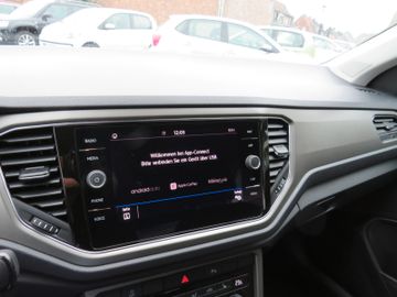 Fahrzeugabbildung Volkswagen T-Roc Style TSI DSG AHK NAVI KAMERA APP 1.HD