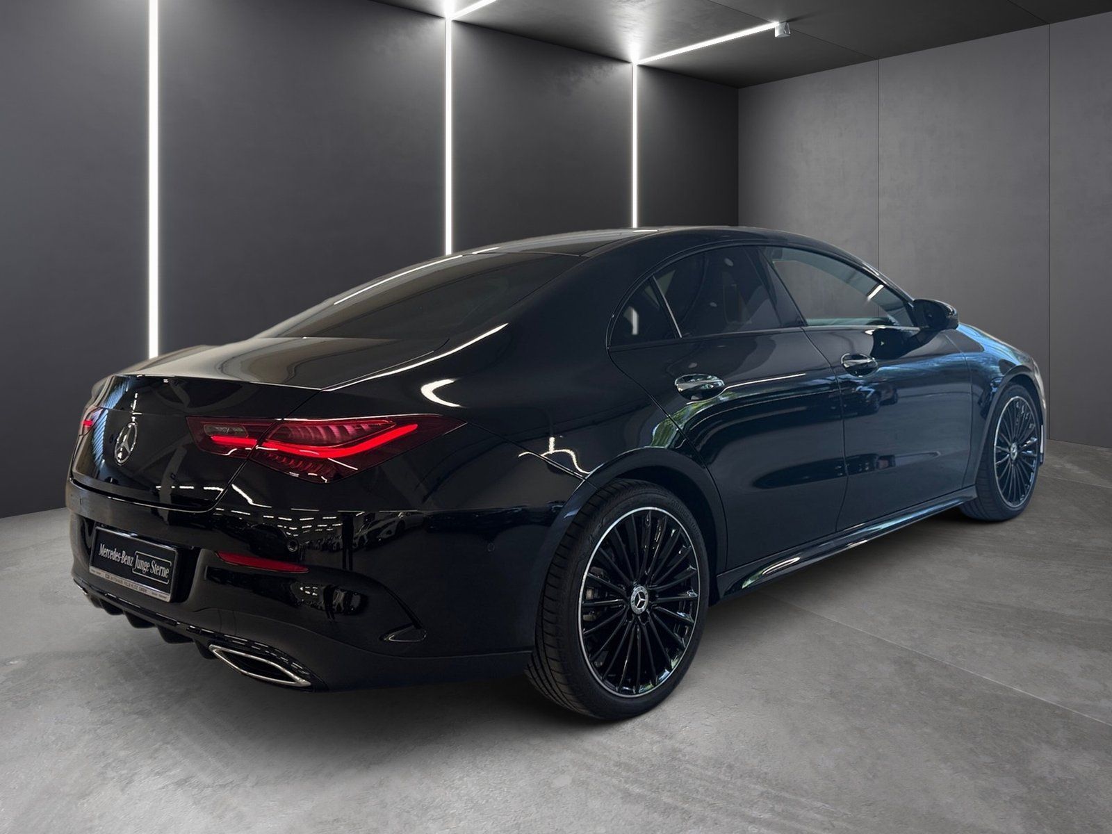 Fahrzeugabbildung Mercedes-Benz CLA 200 AMG PLUS*Pano*HUD*19"*MuBeam*Night*360°*