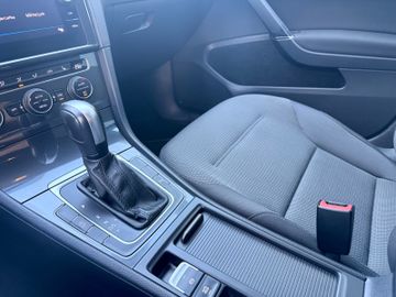 Volkswagen Golf - 11