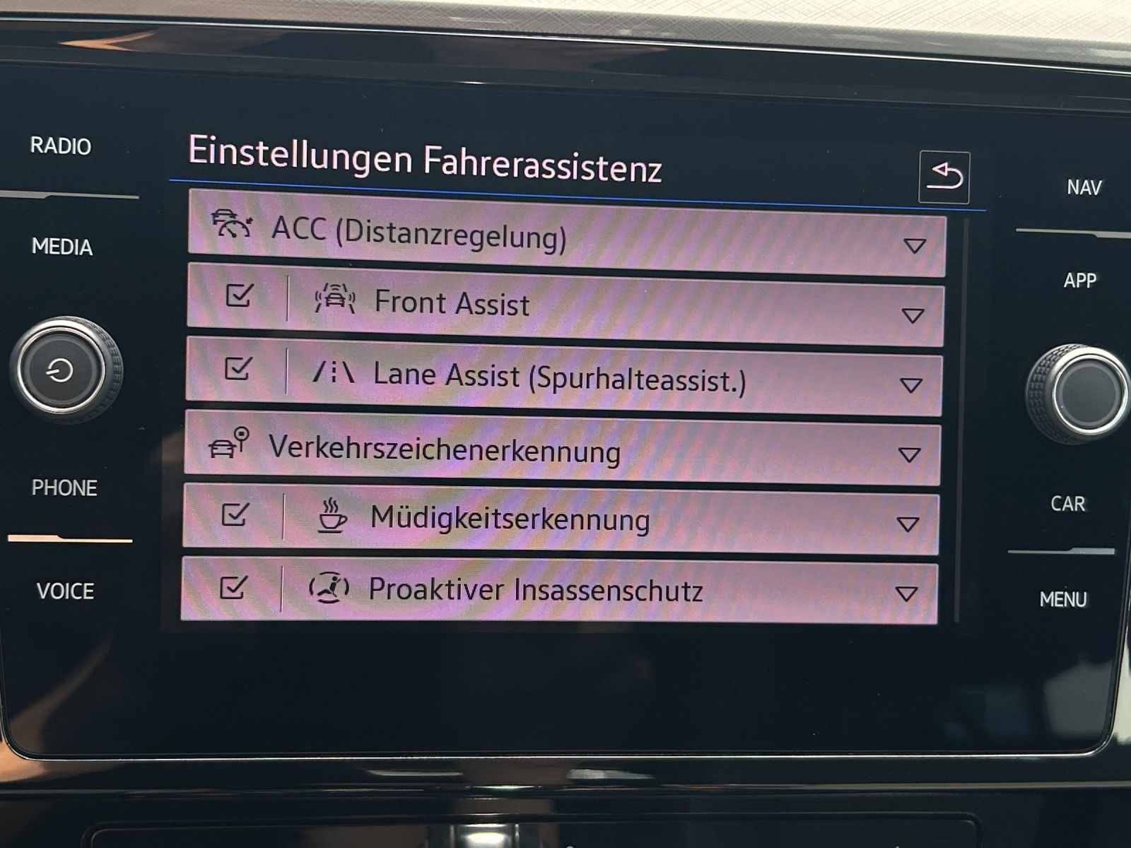 Fahrzeugabbildung Volkswagen Passat Variant TDI Business Matrix Navi ACC AID