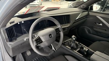 Fotografie 5 des Opel Astra Sports Tourer 1.2 Turbo GS Tech Paket + AH