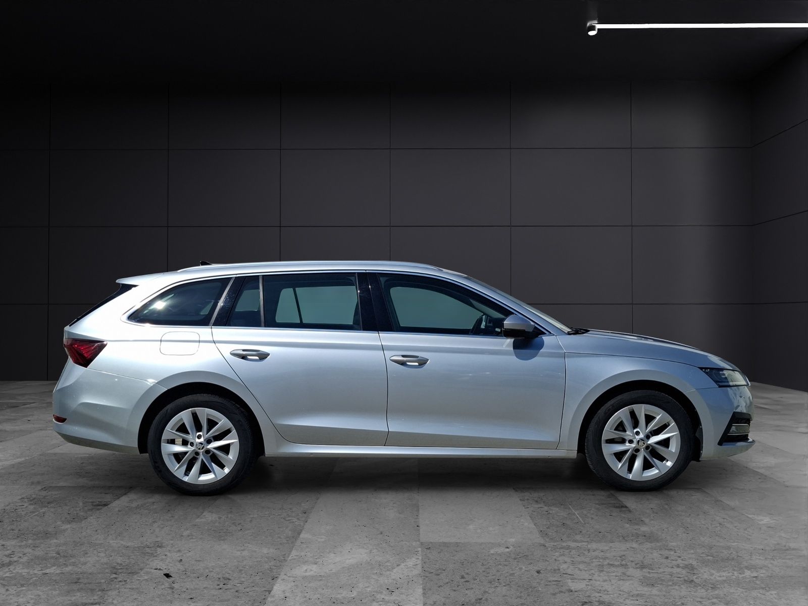 Fahrzeugabbildung SKODA Octavia Combi TDI Style DSG LED Navi HUD PDC SH