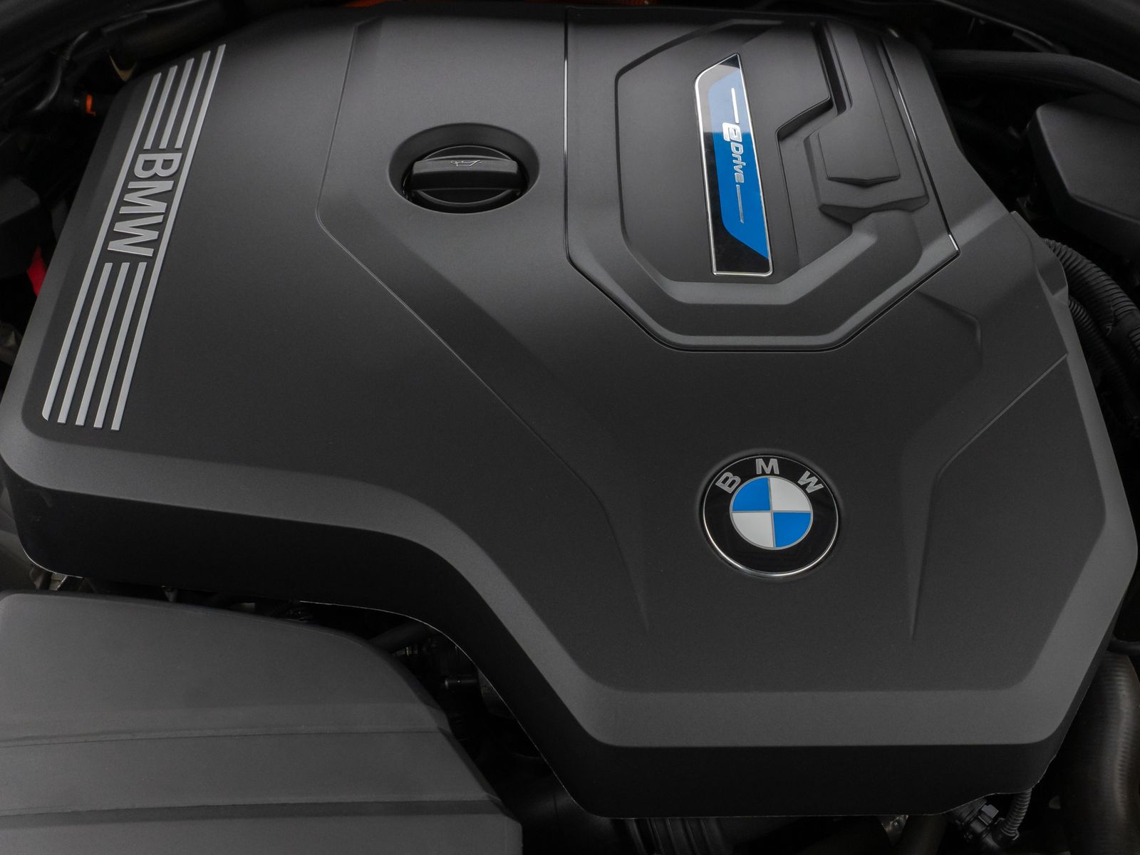 Fahrzeugabbildung BMW 320e DAB CockPitPlus PDC Geschwindigkeitsreg LED