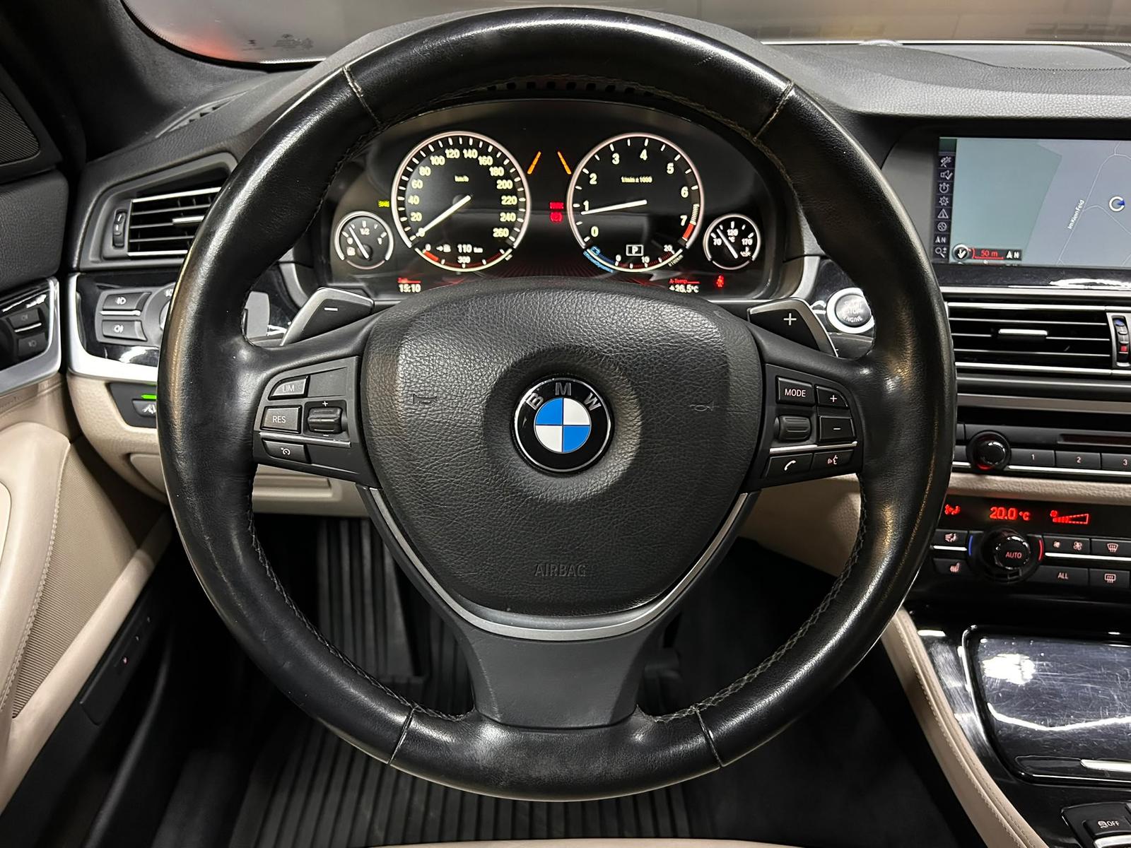 BMW 550i Touring | 408 ch | BVA | Affichage tête haute | Chauffage auxiliaire | Sièges chauffants avant/arrière | Soft Close | Attelage fixe