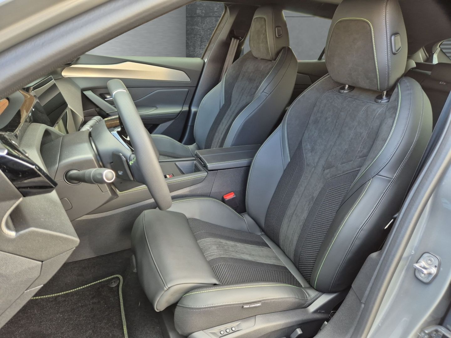 Peugeot 408 - Bild 8