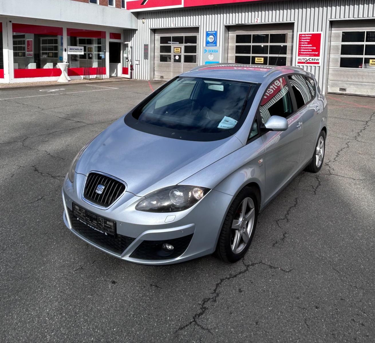 Seat Altea XL  TÜV NEU - AHK - SHZ - BI XENON - PDC