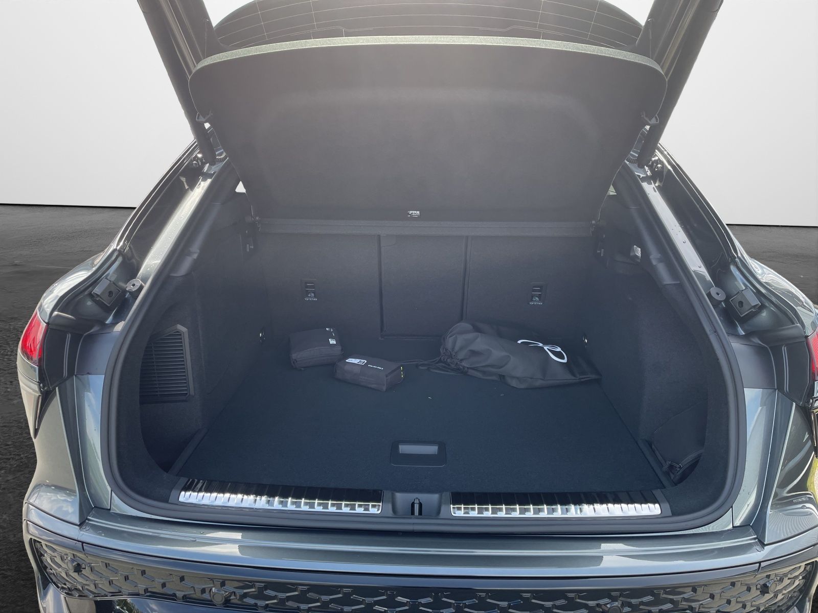 Audi Q3 Sportback e-hybrid S tronic S line  Standheiz foto 12