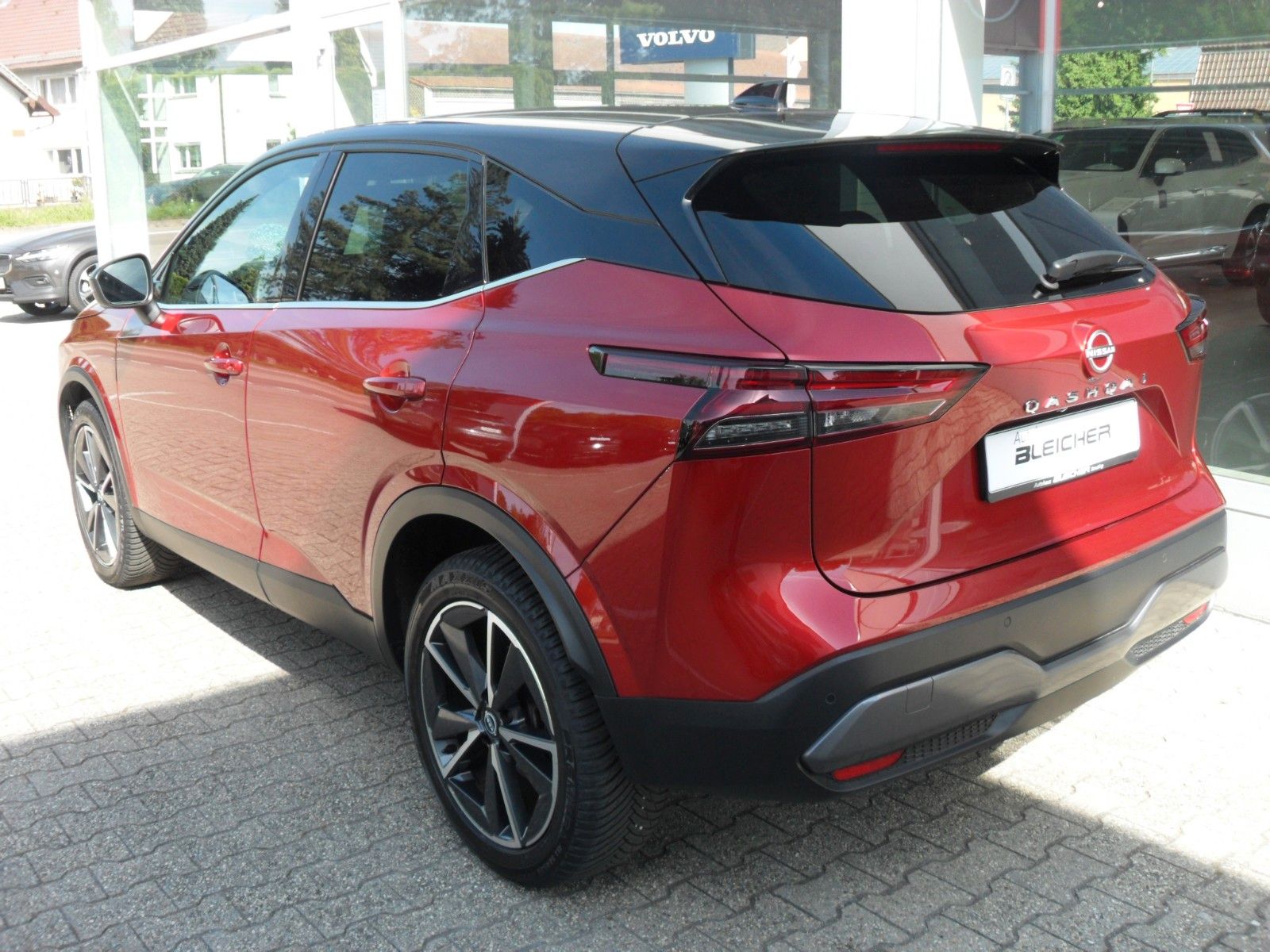 Fahrzeugabbildung Nissan Qashqai 1,3  Tekna | HeadUp | Teilleder | 360°