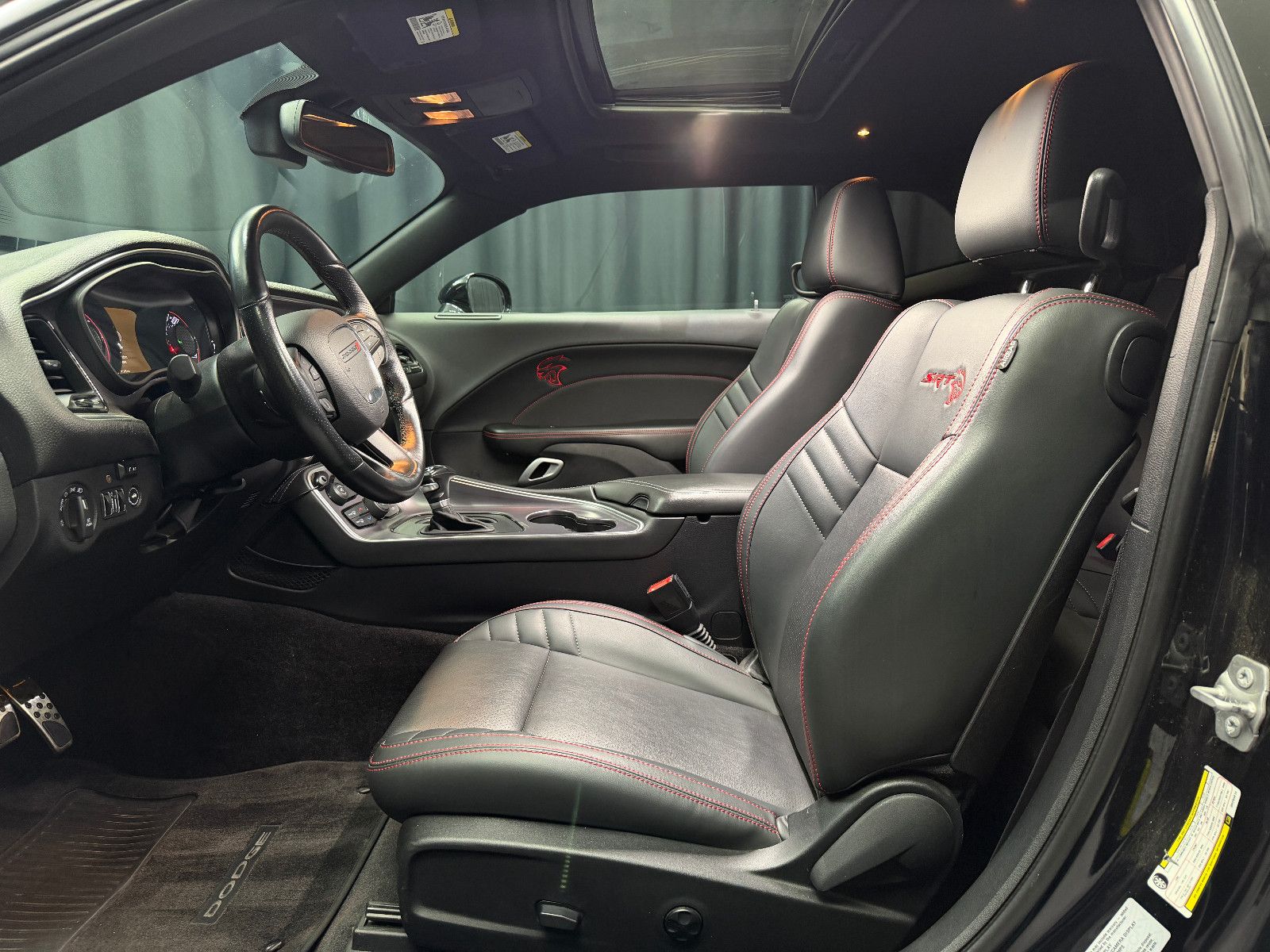 Fahrzeugabbildung Dodge Challenger 5.7 RT|LEDER|NAVI|SCHIEBEDACH|