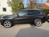 BMW X5 xDrive40d - - BMW X5 mit Diesel-Antrieb: Grau, Luftfederung