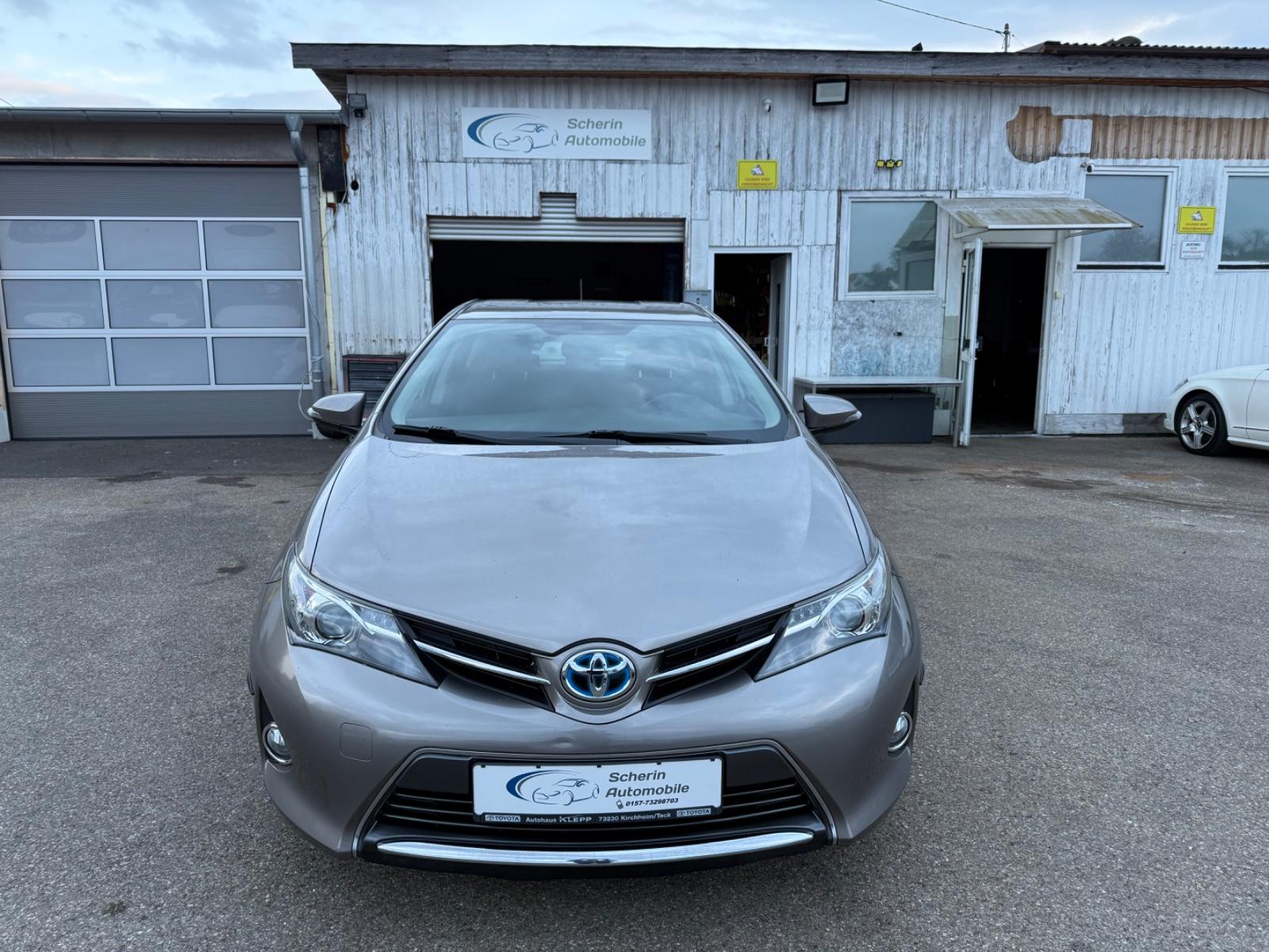 Toyota Auris Hybrid Life 1,8 TEL:017610599437