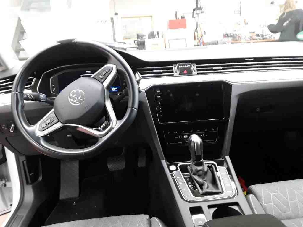 Fahrzeugabbildung Volkswagen Passat Variant TDI Business DSG R-Line Standhzg.