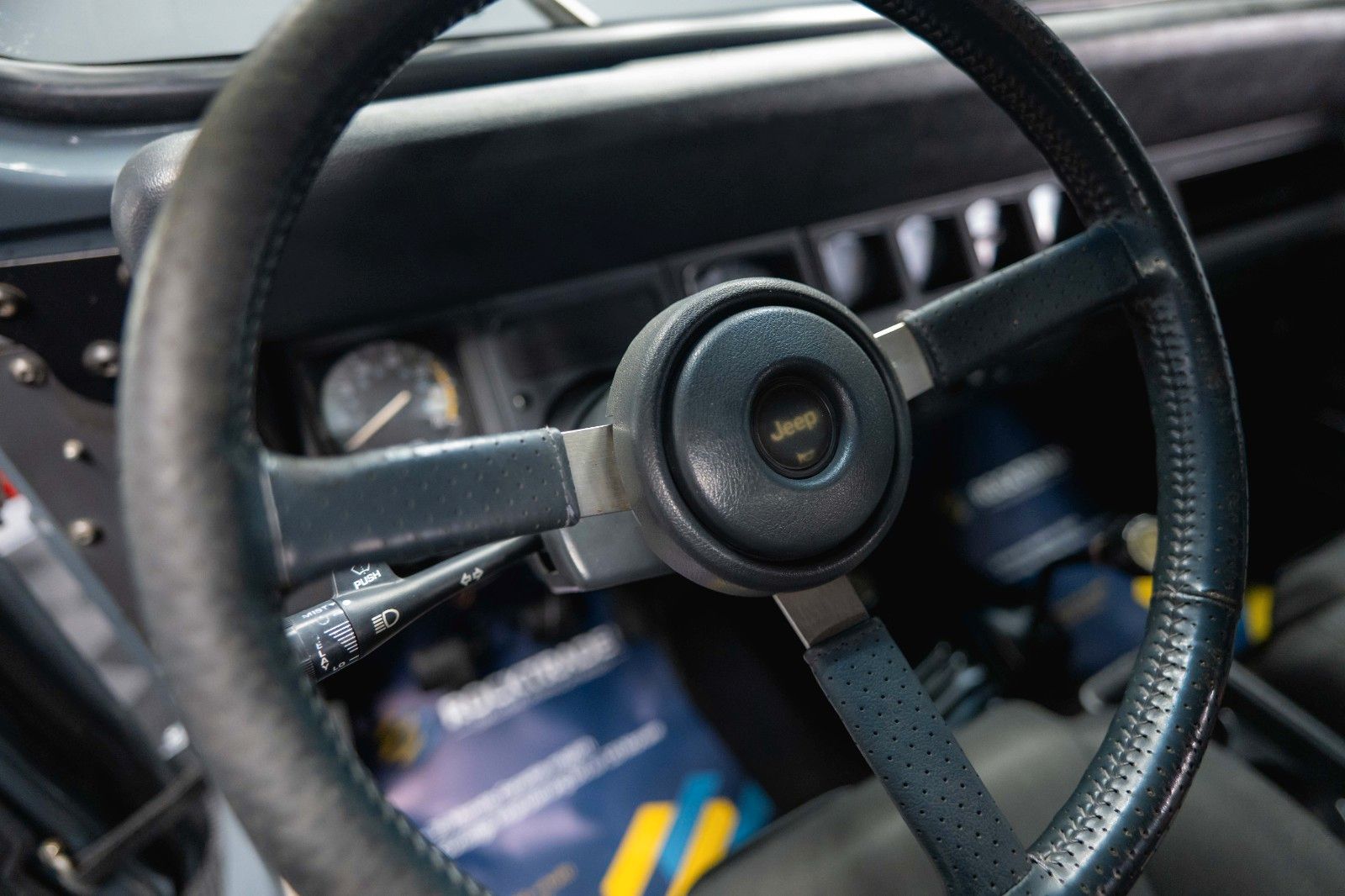 Fahrzeugabbildung Jeep Wrangler 4.0 Offroad 4x4 H-Zulassung *HardTop*