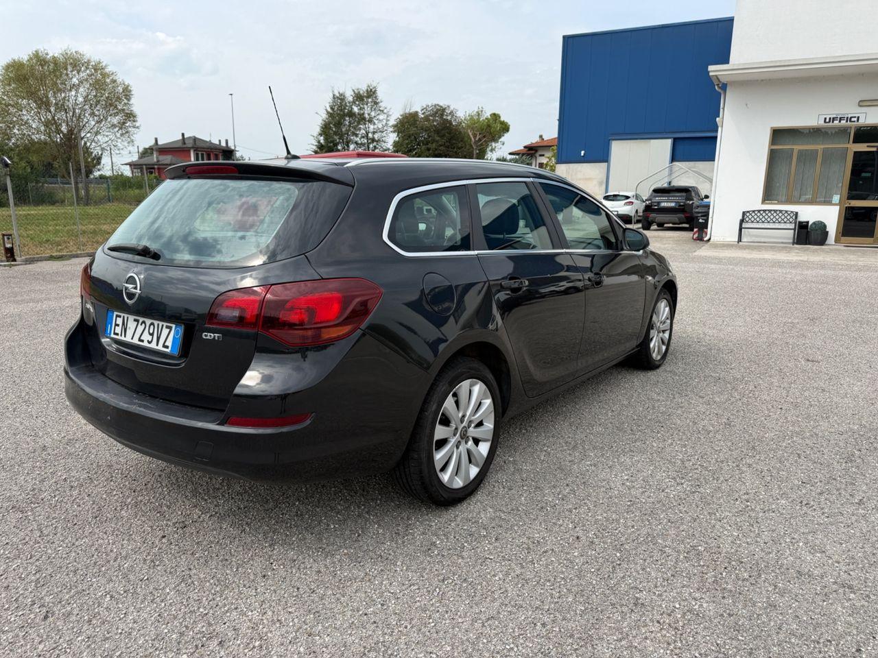 Opel Astra 2013 — photo 5