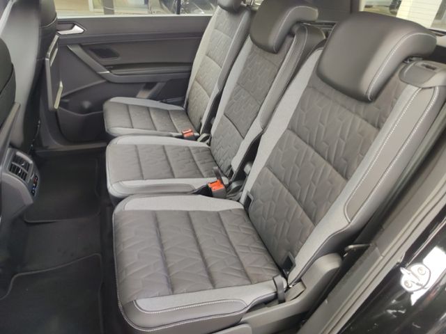 Fahrzeugabbildung Volkswagen Touran 1,5 TSI DSG 7-SITZER KAMERA KEYLESS NAVI