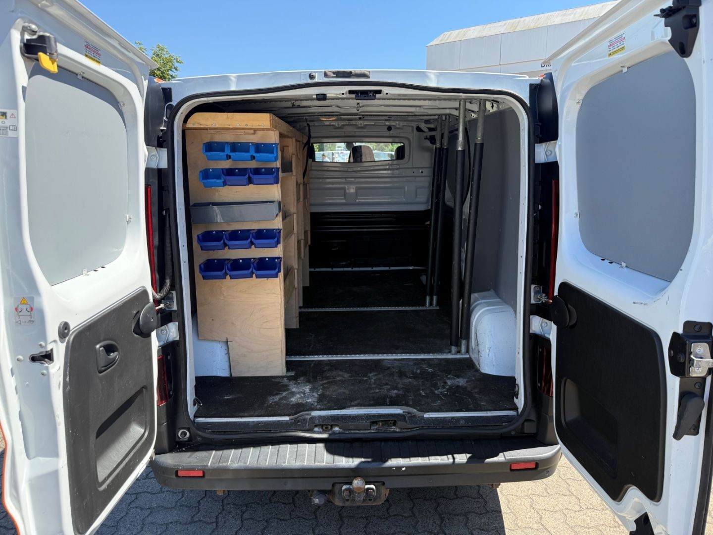 Fahrzeugabbildung Opel Vivaro B Kasten L2H1 Regalsystem+Kamera+AHK