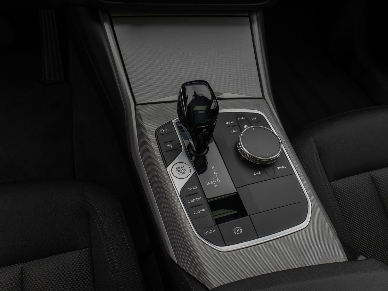 Fahrzeugabbildung BMW 330d Panorama Kamera H/K DAB Komfort Alarm LED