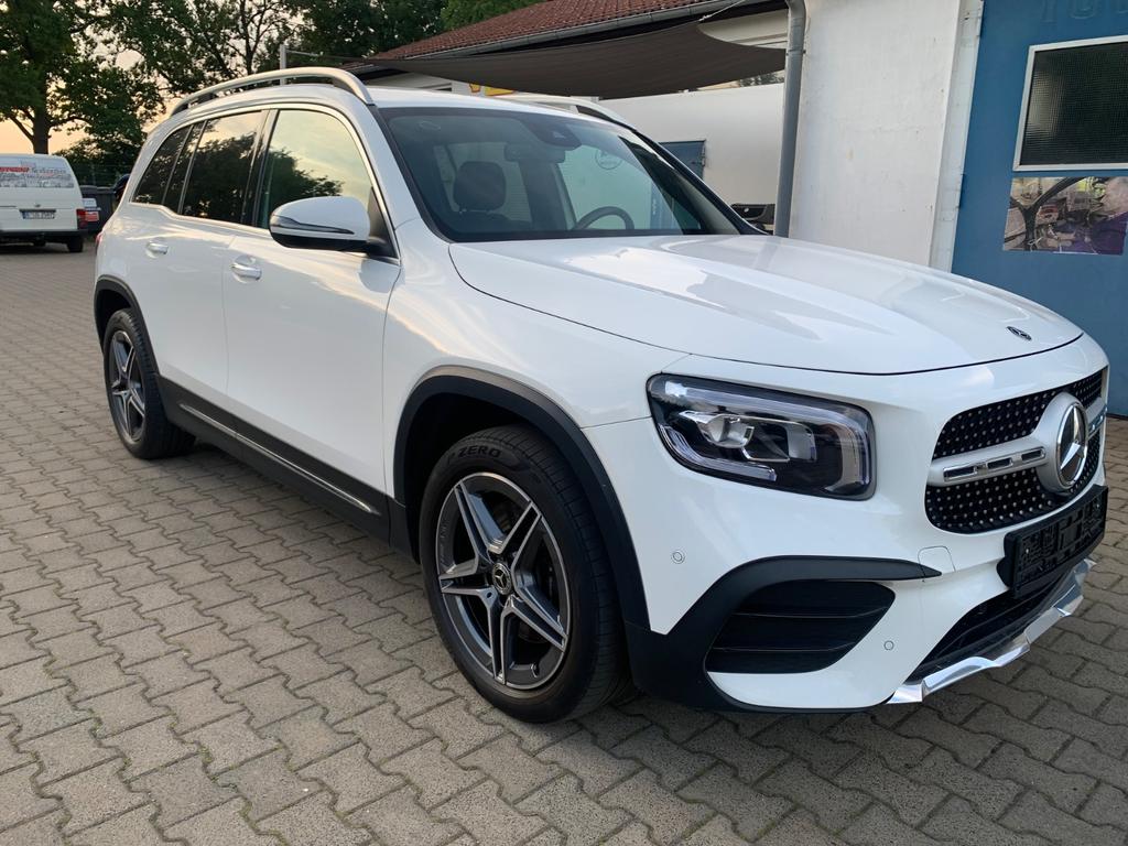 Mercedes-Benz GLB 220