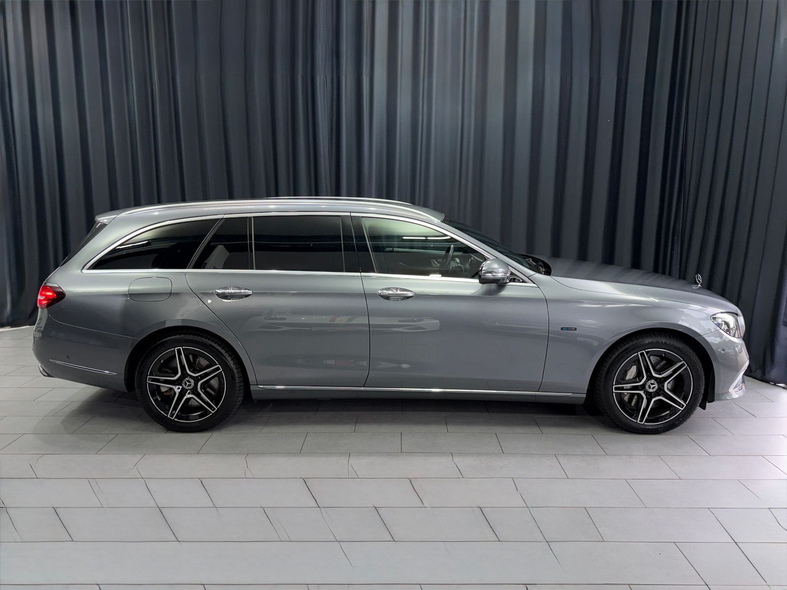 Fahrzeugabbildung Mercedes-Benz E 300 de T-Modell |BURMESTER|MULTIBEAM-LED