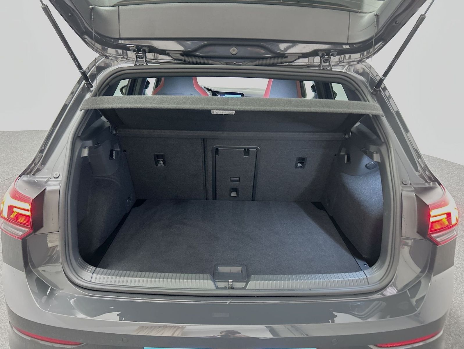 Volkswagen Golf VIII Lim. 2.0 TSI DSG GTI foto 17