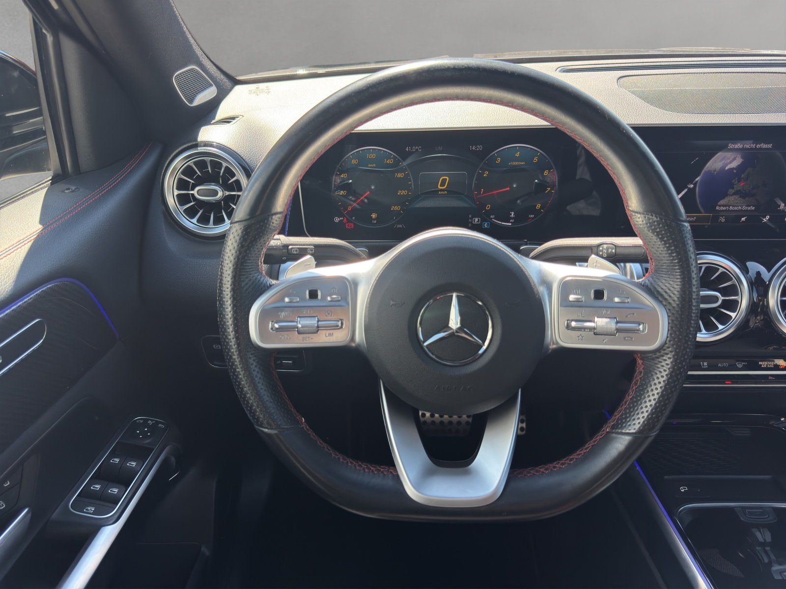 Fahrzeugabbildung Mercedes-Benz GLB 250 AMG Line 4Matic/PANO/BURMESTER/KAMERA/