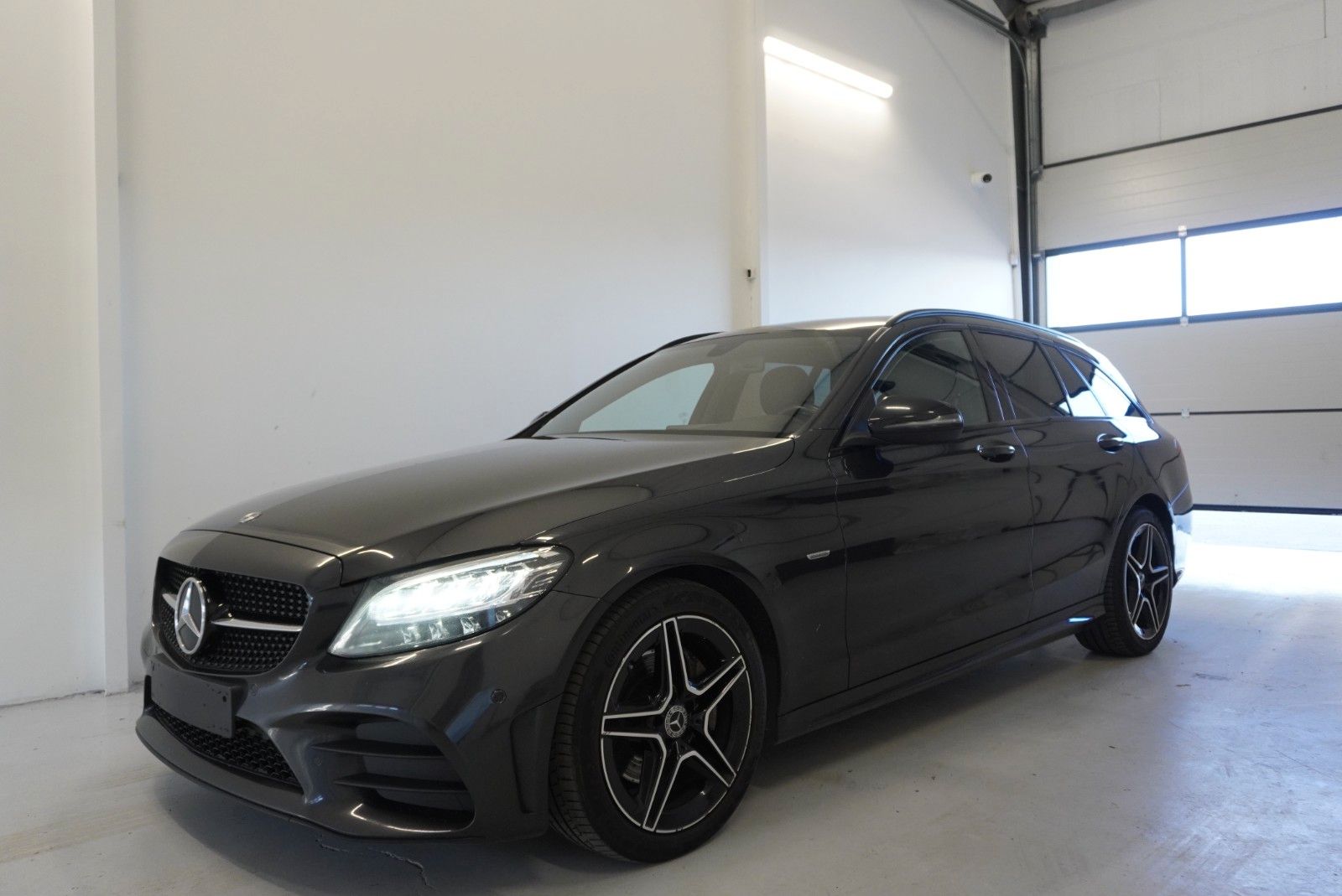 MERCEDES-BENZ C220D 9G Tronic AMG-Line Night Edition
