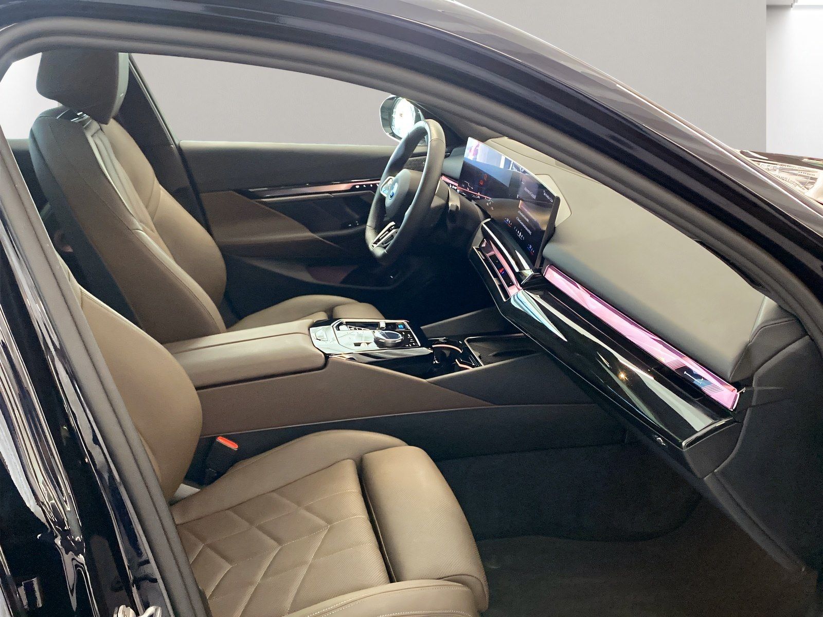 BMW i5 eDrive40 Touring M Sport AHK LiveCockpitProf foto 5