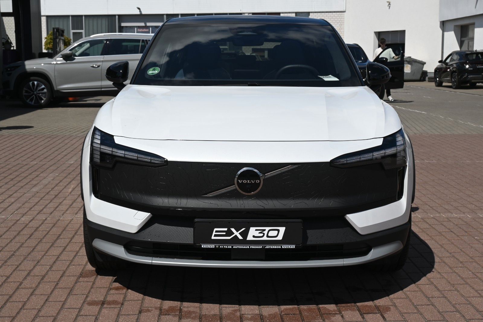 Fahrzeugabbildung Volvo EX30 CC Twin Motor Performance AWD Ultra*ACC