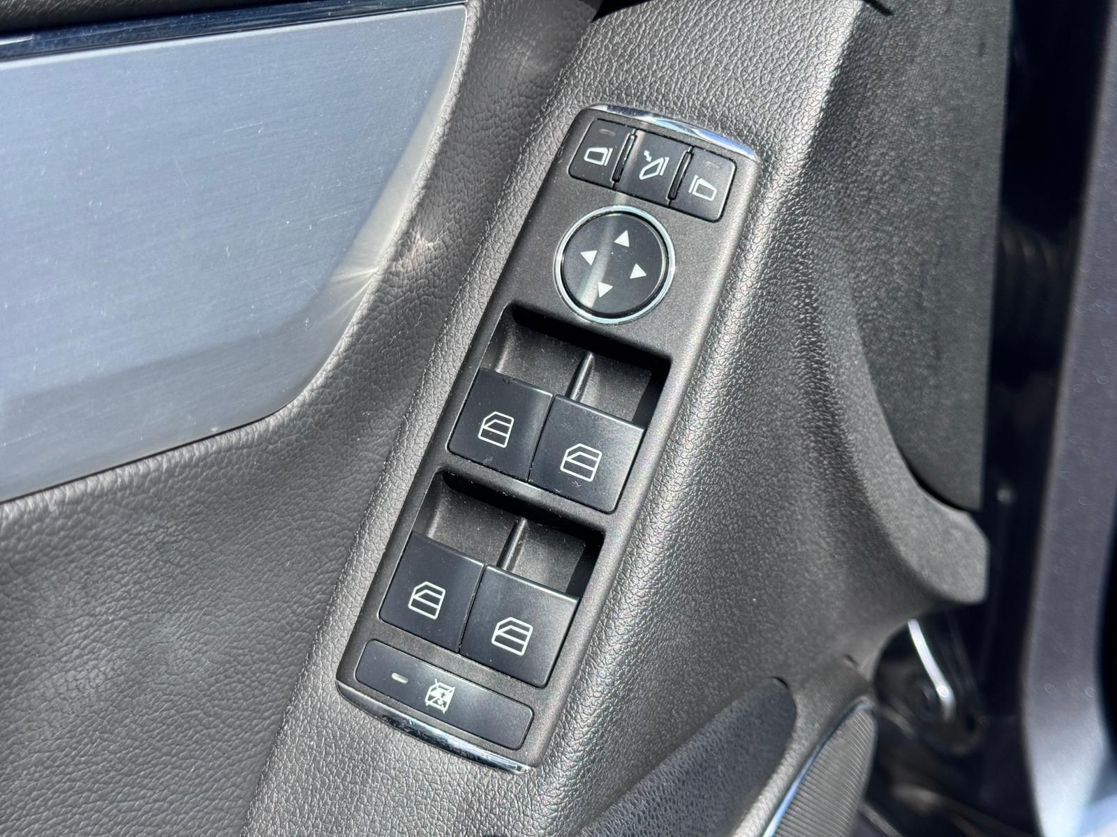 Fahrzeugabbildung Mercedes-Benz C 220 d AUTOMATIK/PANORAMA/PDC/AHK/SITZHZG/