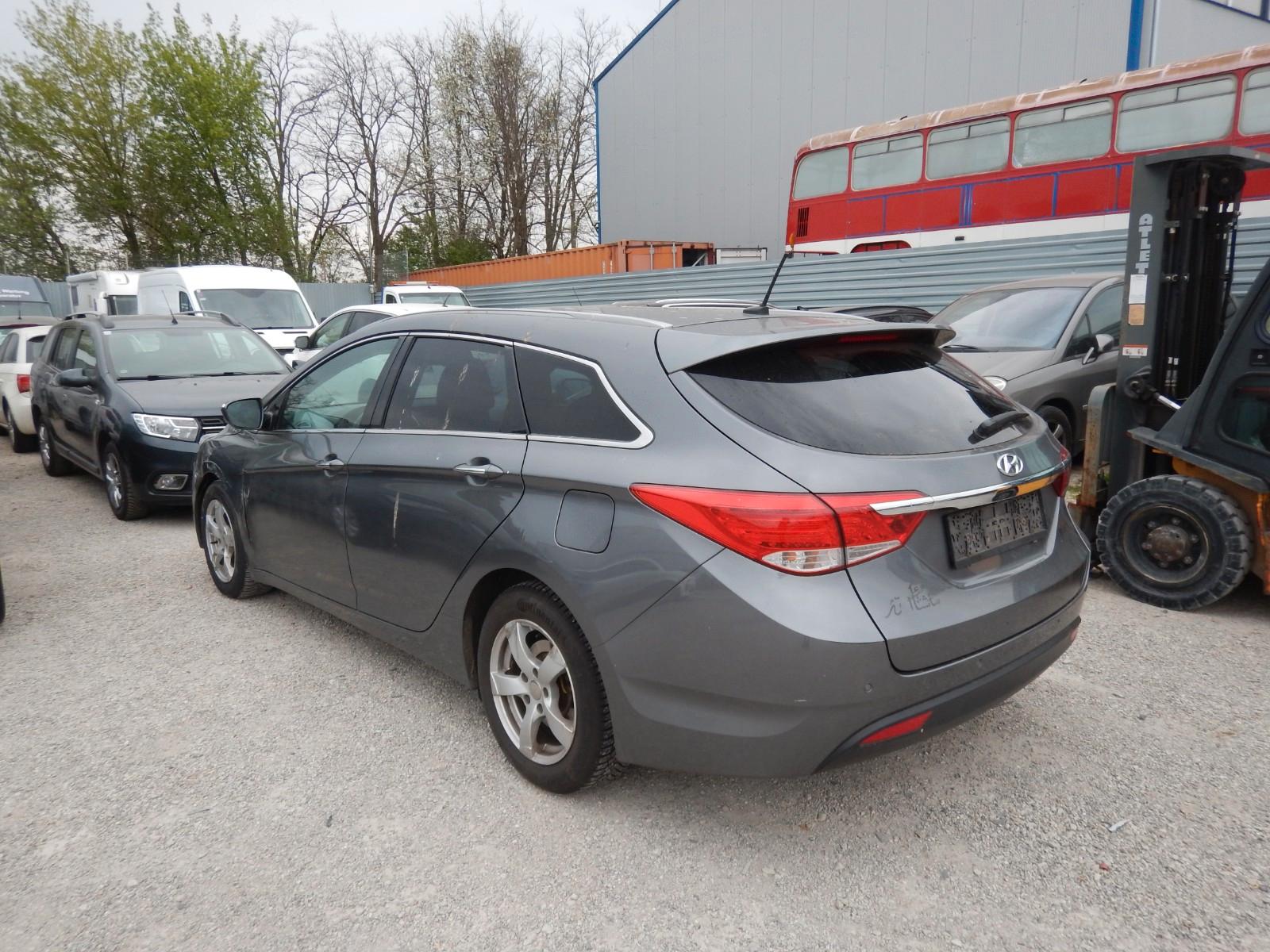 Hyundai i40 2014 — engine 1.685 cm³, 141 HP (104kW)