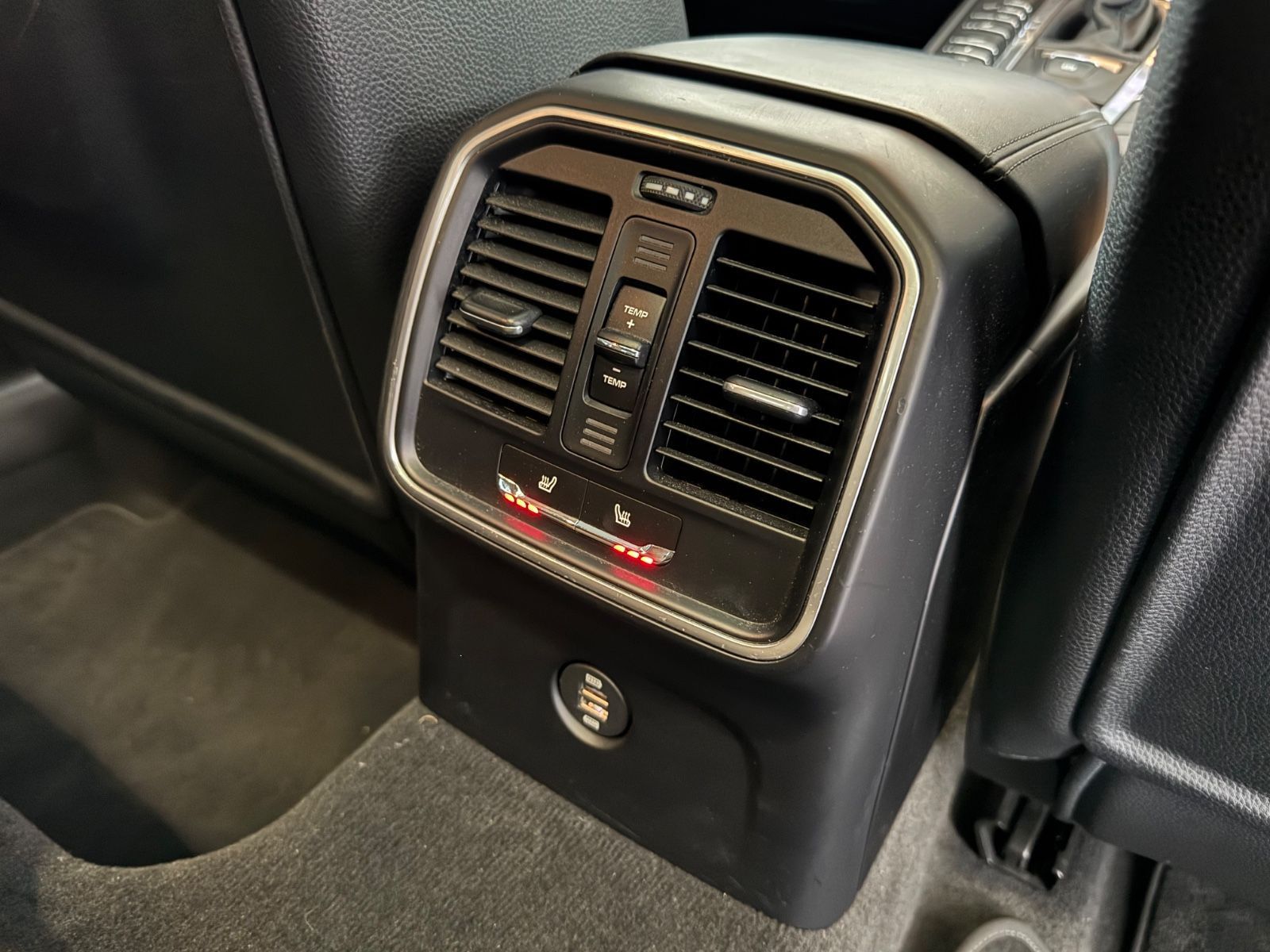 Fahrzeugabbildung Porsche Macan S Diesel/PANO/APPLE/NAVI/PDC/TEMPOMAT/SHZ