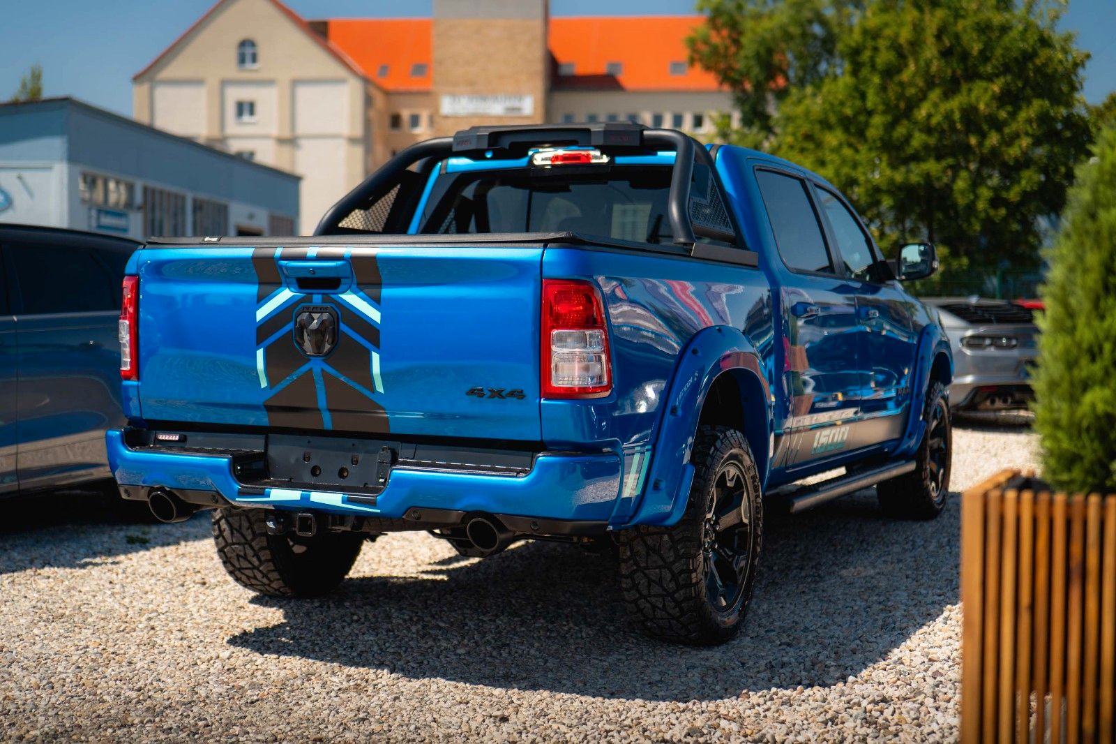 Fahrzeugabbildung Dodge RAM 5.7 V8 HEMI 4x4 LIMITED Blue Edition Offroad
