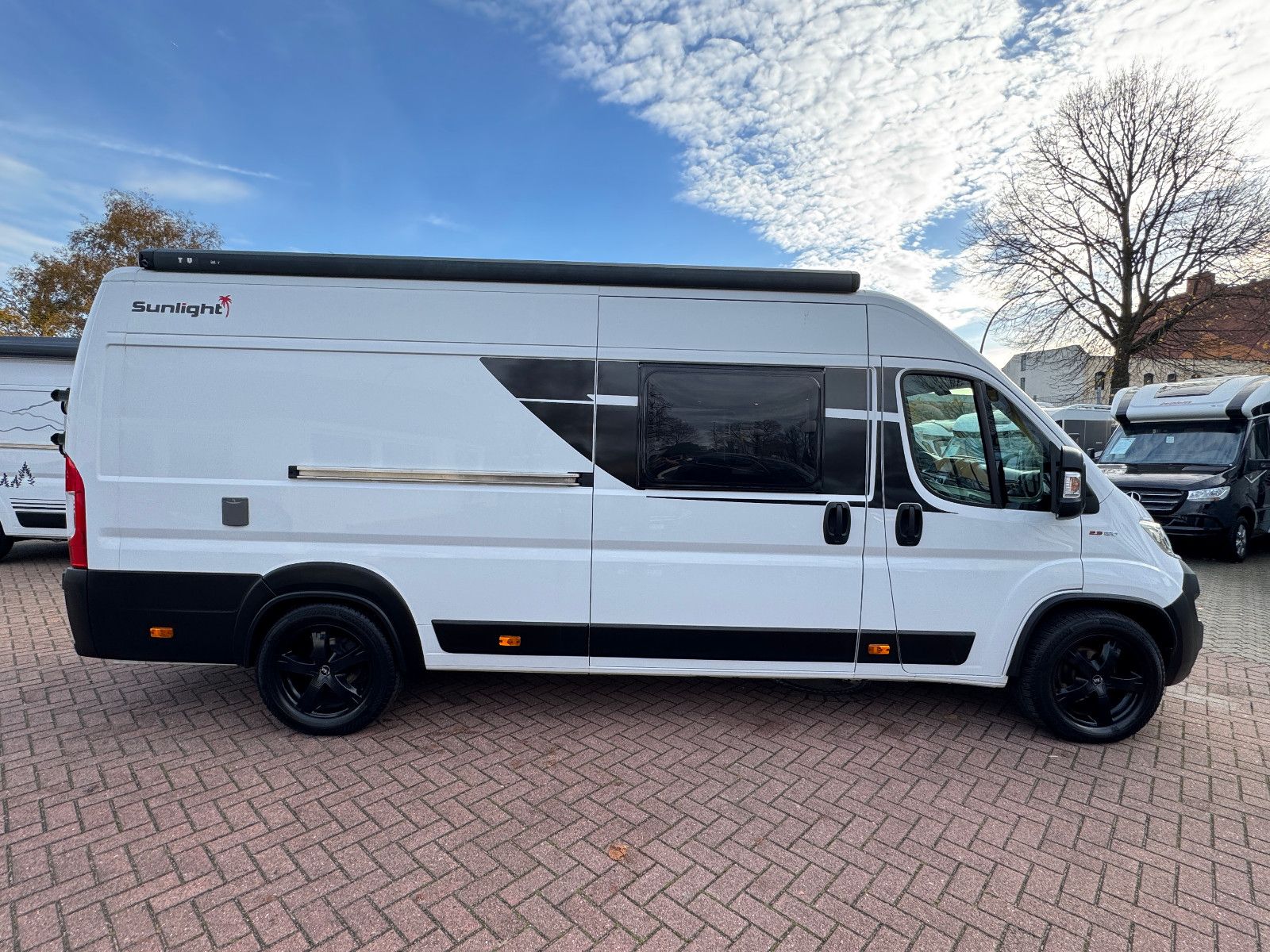 Fahrzeugabbildung Sunlight Cliff 640 FIAT EINZELLBETTEN TV KAMERA 18 ZOLL