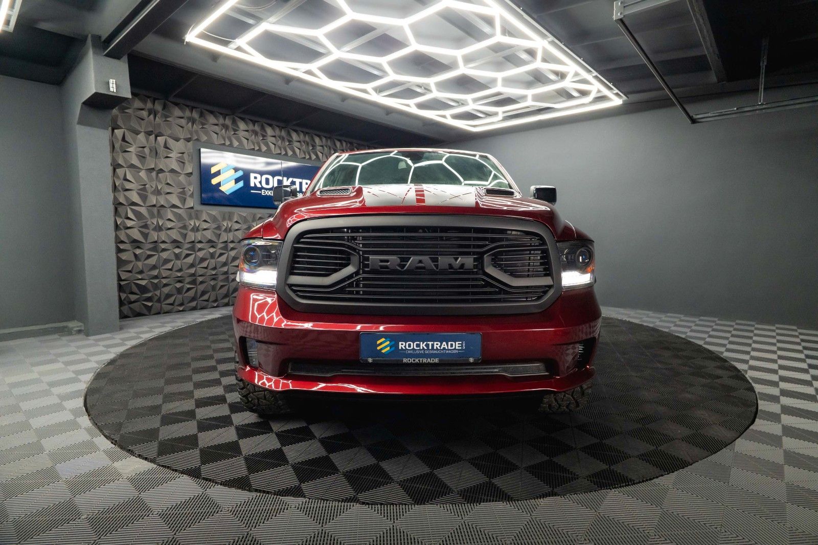 Fahrzeugabbildung Dodge RAM 5.7 V8 HEMI 4x4 OFFROAD Night-Paket *LED*AHK