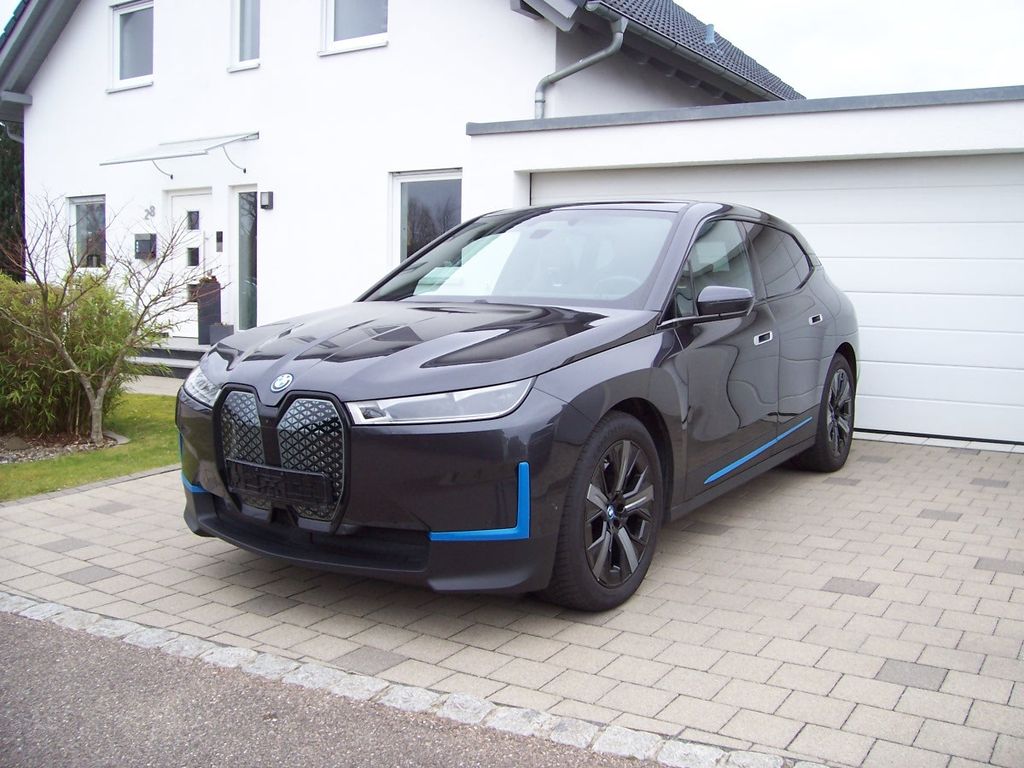 Image of BMW iX