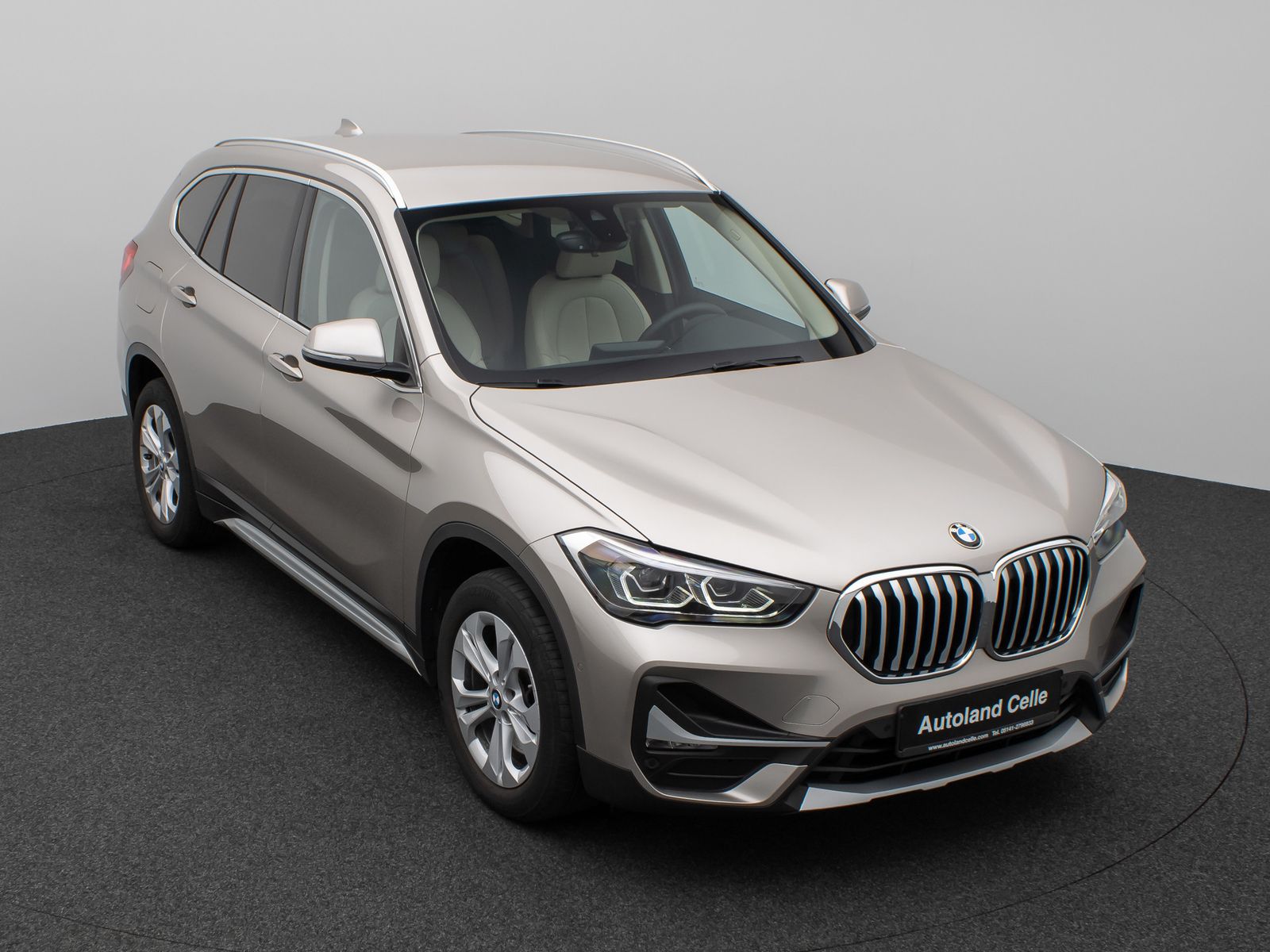 Fahrzeugabbildung BMW X1 xD25d xLine H/K DAB Parkassis AHK Alarm Sport