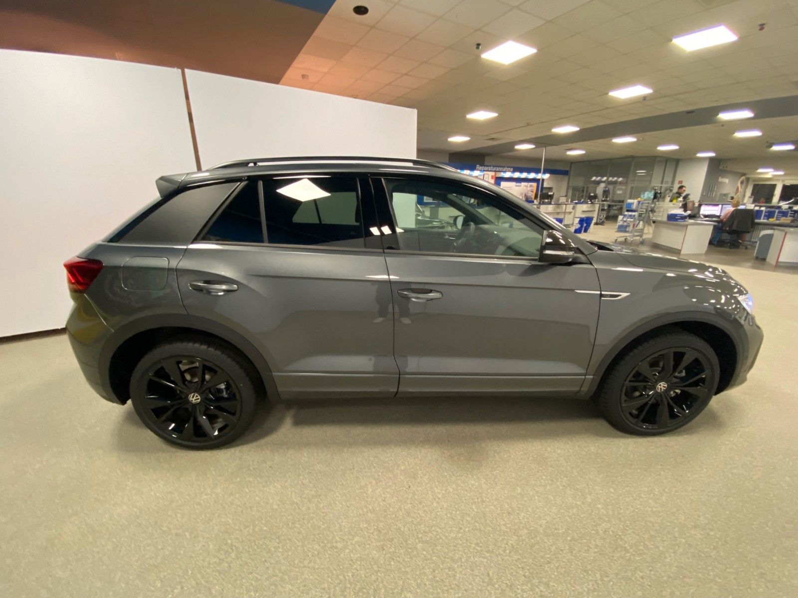 Fahrzeugabbildung Volkswagen T-Roc 2.0 TSI DSG 4MOTION R-Line+AHK+Black Style