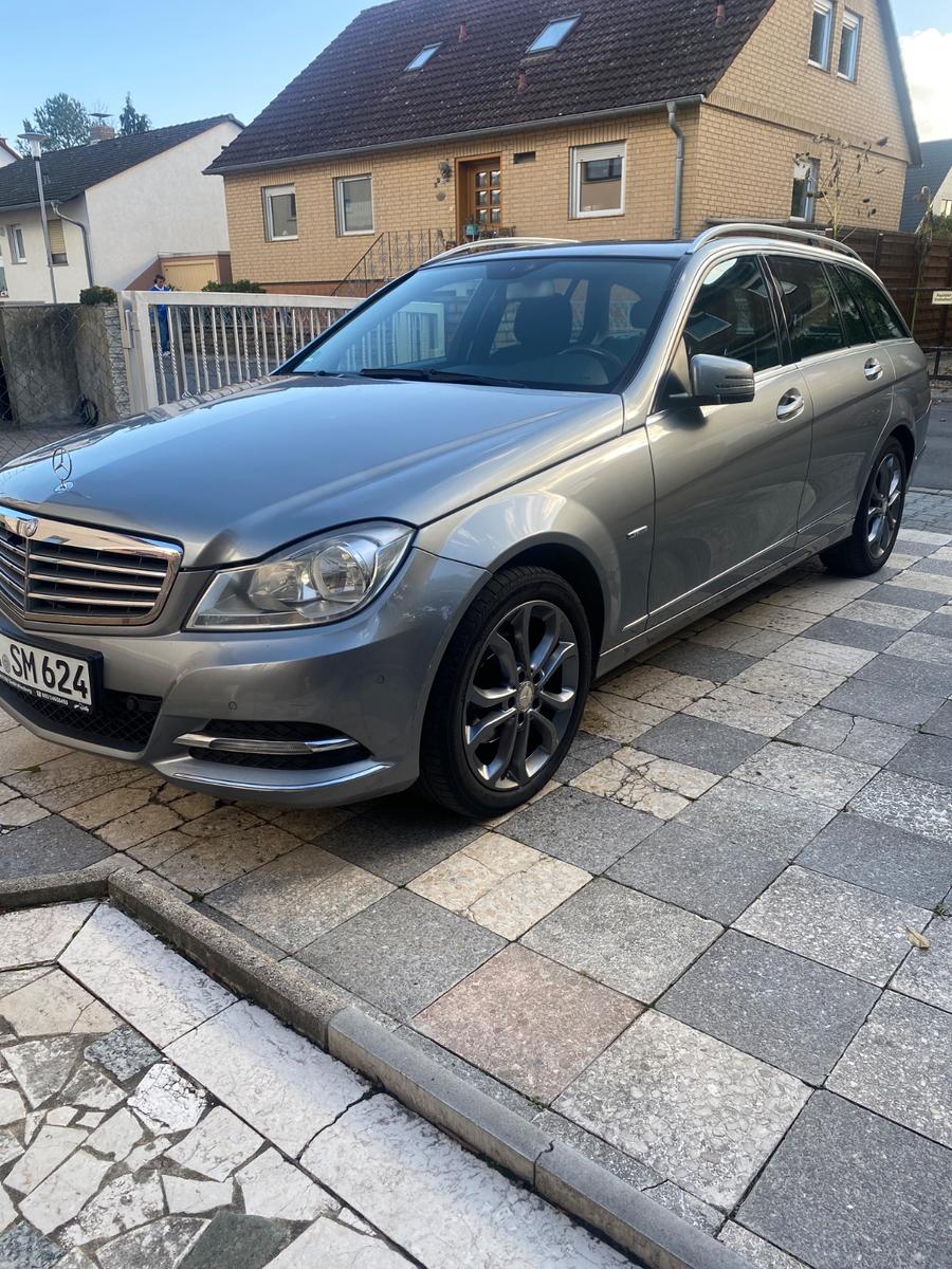 Mercedes-Benz C200 2011 — photo 15