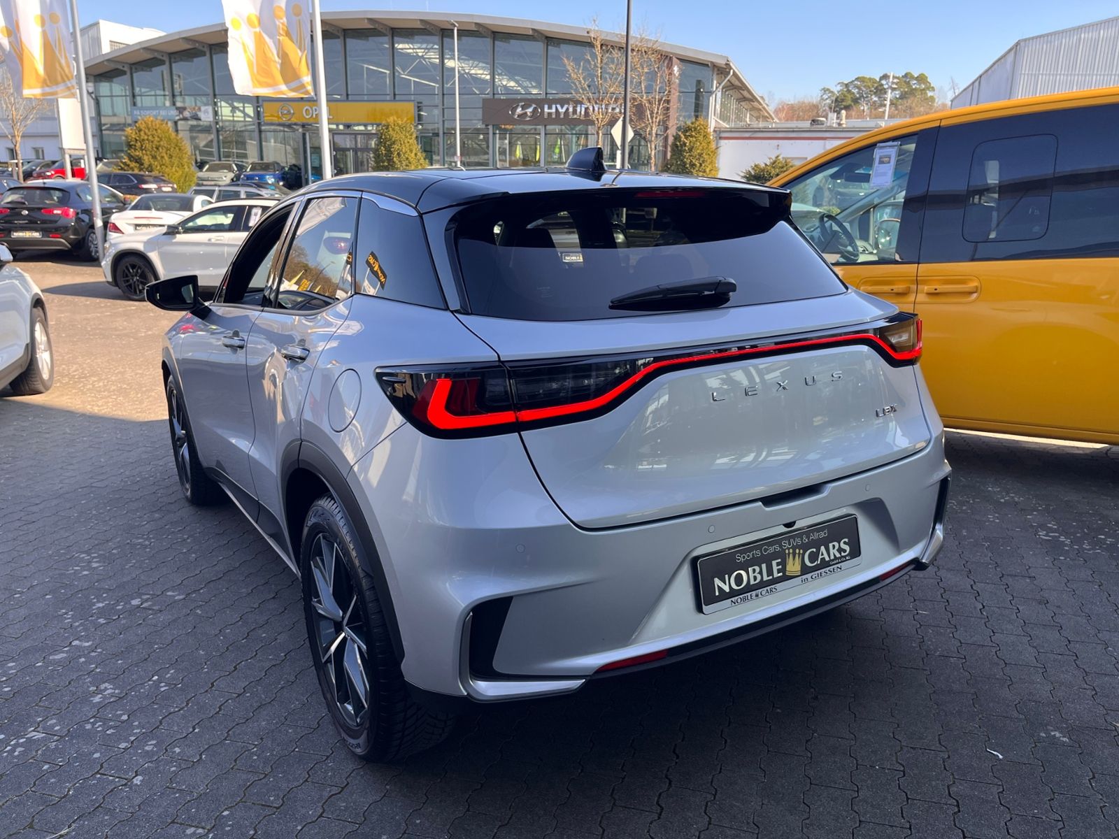 Fahrzeugabbildung Lexus LBX FWD Emotion LED NAV SHZ RFK 18"