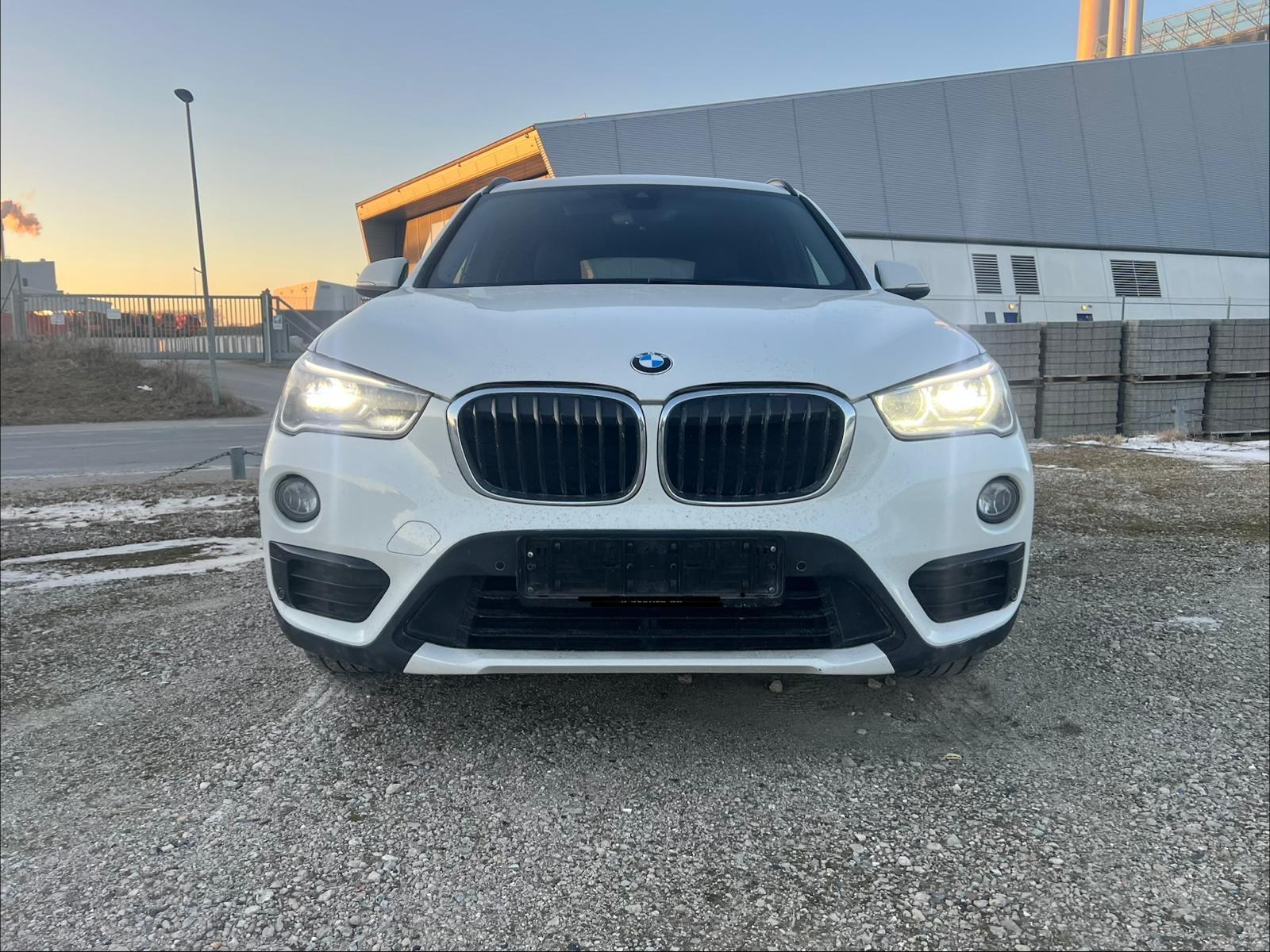 BMW X1 xDrive20d Sport Line | Panorama | Navi |
