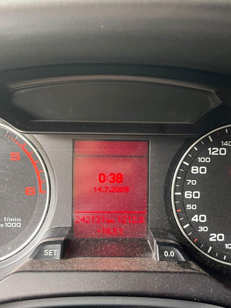 Audi A4 2009 — photo 10