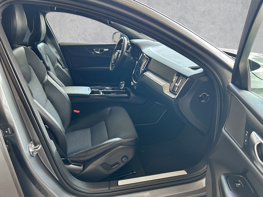 Volvo V60 Kombi Momentum Pro Plug-In Hybrid AWD T6 ACC