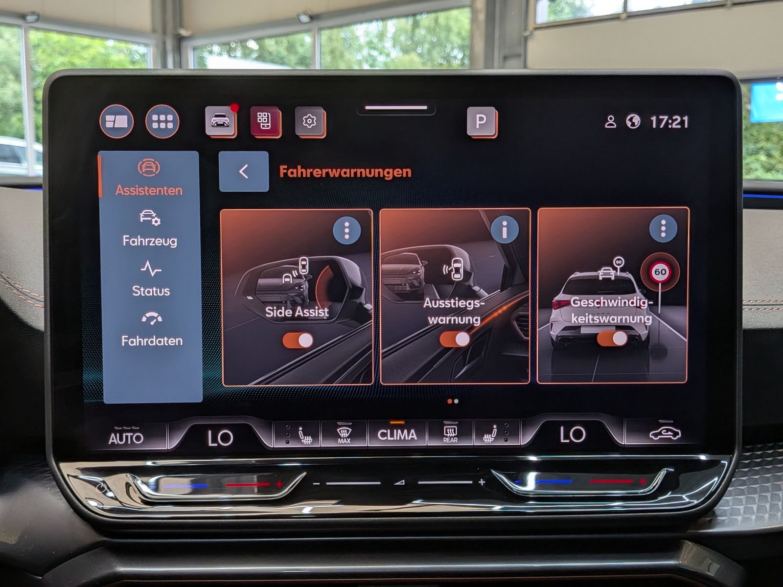 Fahrzeugabbildung CUPRA Leon 1.5 eTSI DINAMICA*MATRIX*ACC*PANO*AHK 5J-Ga