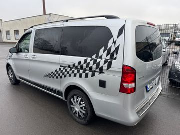 Mercedes V 220 - 1