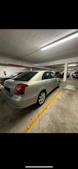 Toyota Avensis Executive 2,0-l-VVT-i Automatik Exec... - Toyota Gebrauchtwagen in Mönchengladbach
