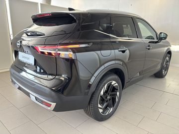 Fotografie des Nissan Qashqai 1.3 DIG-T 4x4 MHEV Xtronic N-Connecta (J